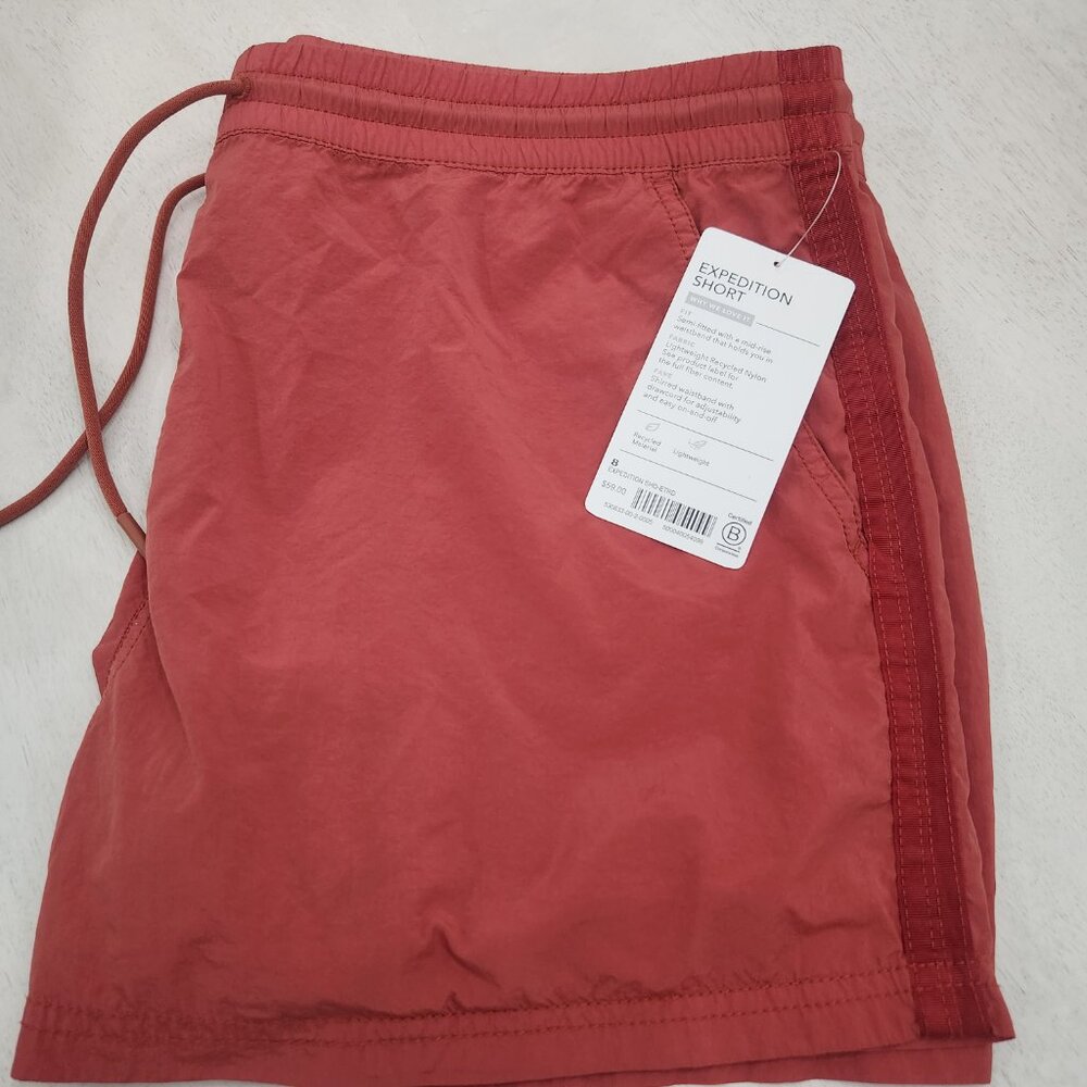 Athlete Expedition Short Size 8 NWT, Coral